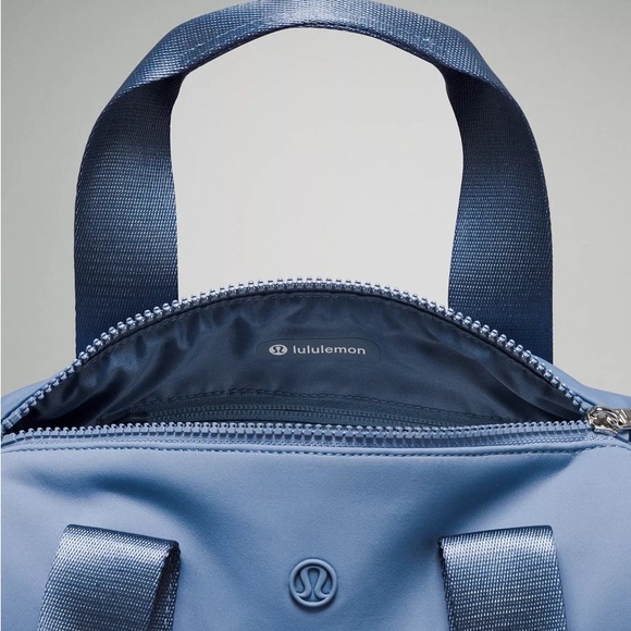 Lululemon Mini Barrel Duffle  Bag - Picture 4 of 4